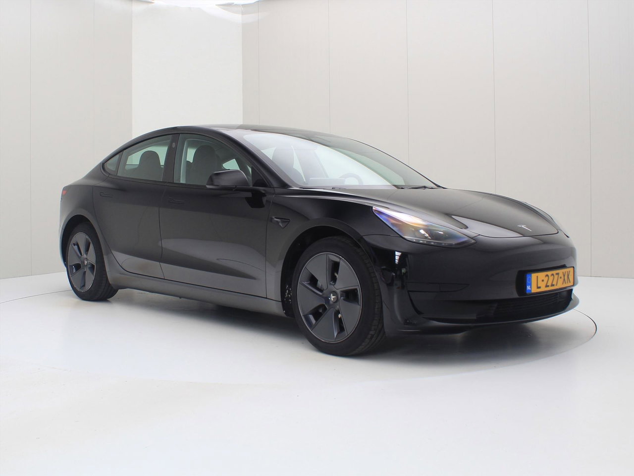 Tesla Model 3 Standard RWD Plus FACELIFT [ LFP-ACCU+WARMTEPOMP+AUTOPILOT+60 kWh+PREMIUM AUDIO ] 4