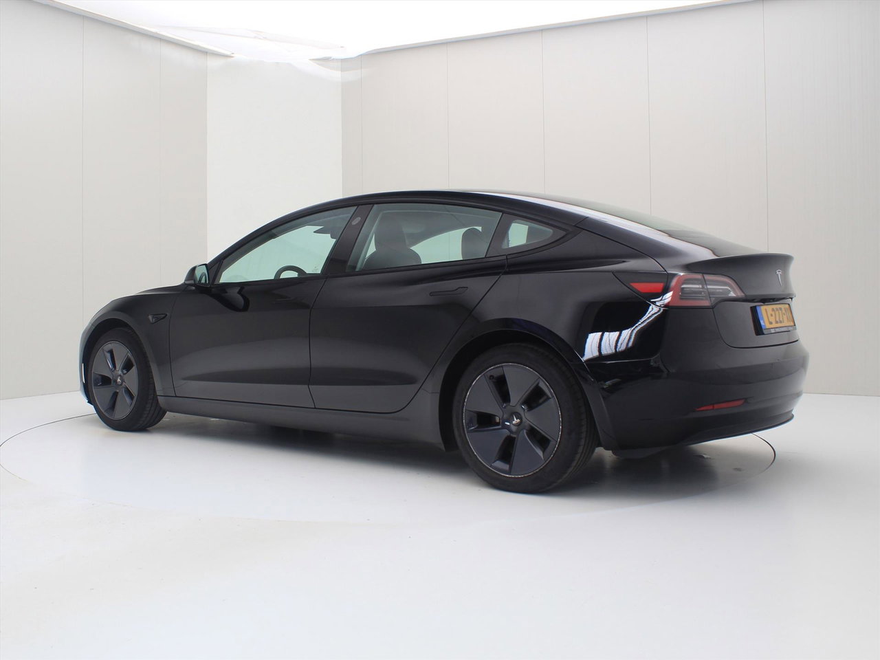Tesla Model 3 Standard RWD Plus FACELIFT [ LFP-ACCU+WARMTEPOMP+AUTOPILOT+60 kWh+PREMIUM AUDIO ] 3