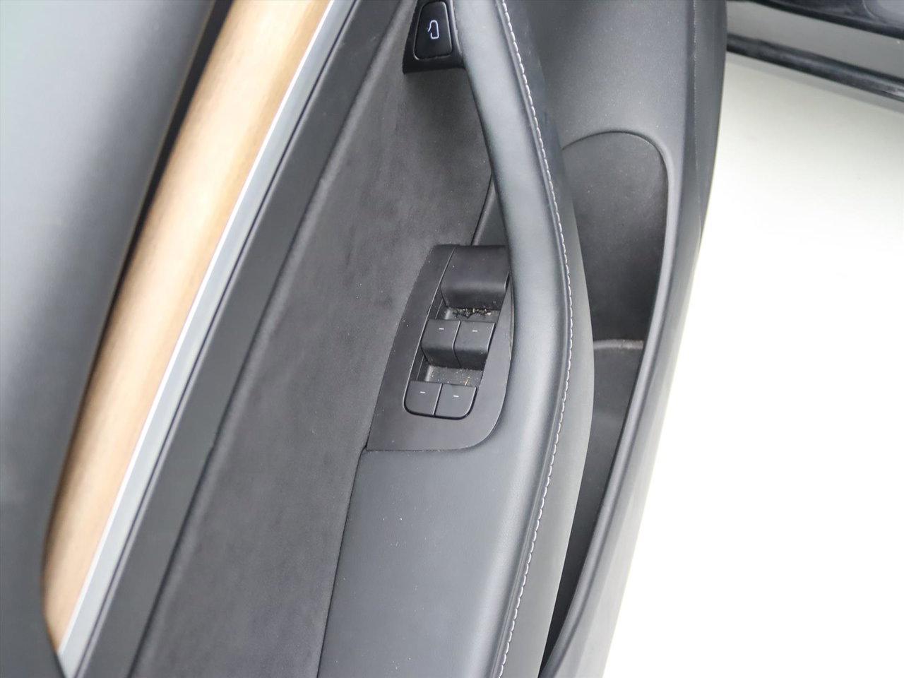 Tesla Model 3 Standard RWD Plus FACELIFT [ LFP-ACCU+WARMTEPOMP+AUTOPILOT+60 kWh+PREMIUM AUDIO ] 28