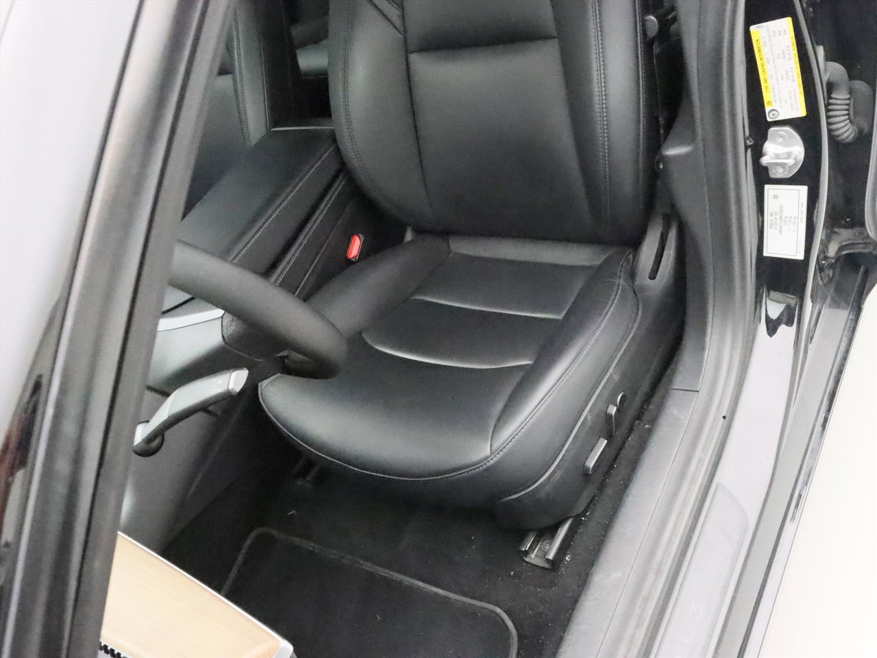 Tesla Model 3 Standard RWD Plus FACELIFT [ LFP-ACCU+WARMTEPOMP+AUTOPILOT+60 kWh+PREMIUM AUDIO ] 17