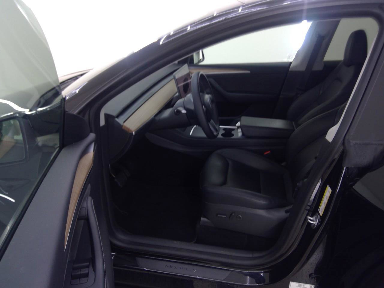 Tesla Model Y Long-Range RWD 299pk 97.9% SoH [ HW4+FSD MOGELIJK!+600KM WLTP+19 INCH+AUTOPILOT ] 8