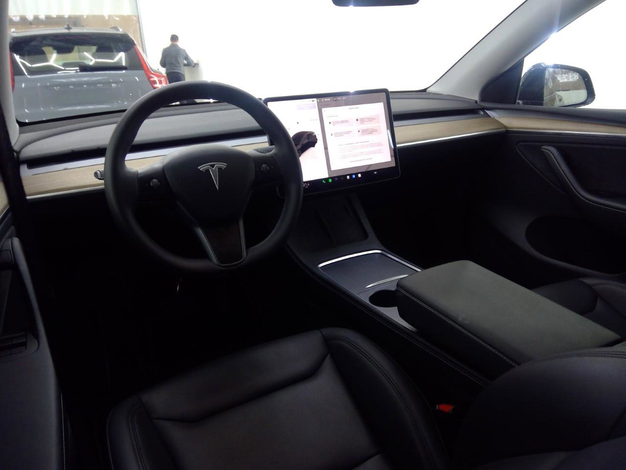 Tesla Model Y Long-Range RWD 299pk 97.9% SoH [ HW4+FSD MOGELIJK!+600KM WLTP+19 INCH+AUTOPILOT ] 4