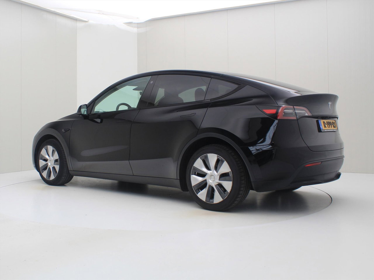 Tesla Model Y Long Range AWD 75kWh 351pk AMD RYZEN 92,5% SoH [ AUTOPILOT+19 INCH+PREMIUM AUDIO ] 5
