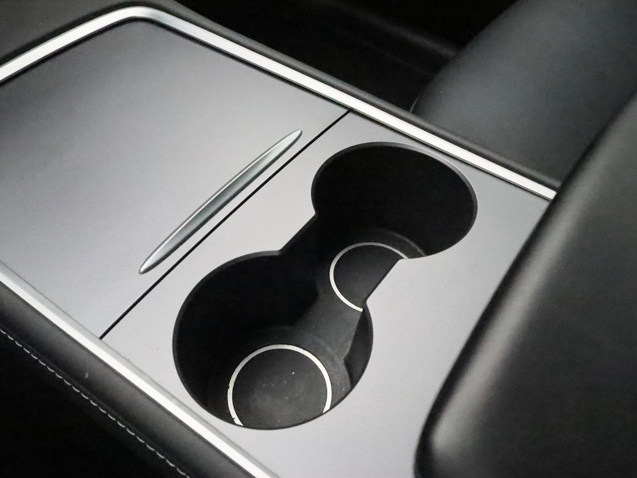 Tesla Model Y Long Range AWD 75kWh 351pk AMD RYZEN 92,5% SoH [ AUTOPILOT+19 INCH+PREMIUM AUDIO ] 28