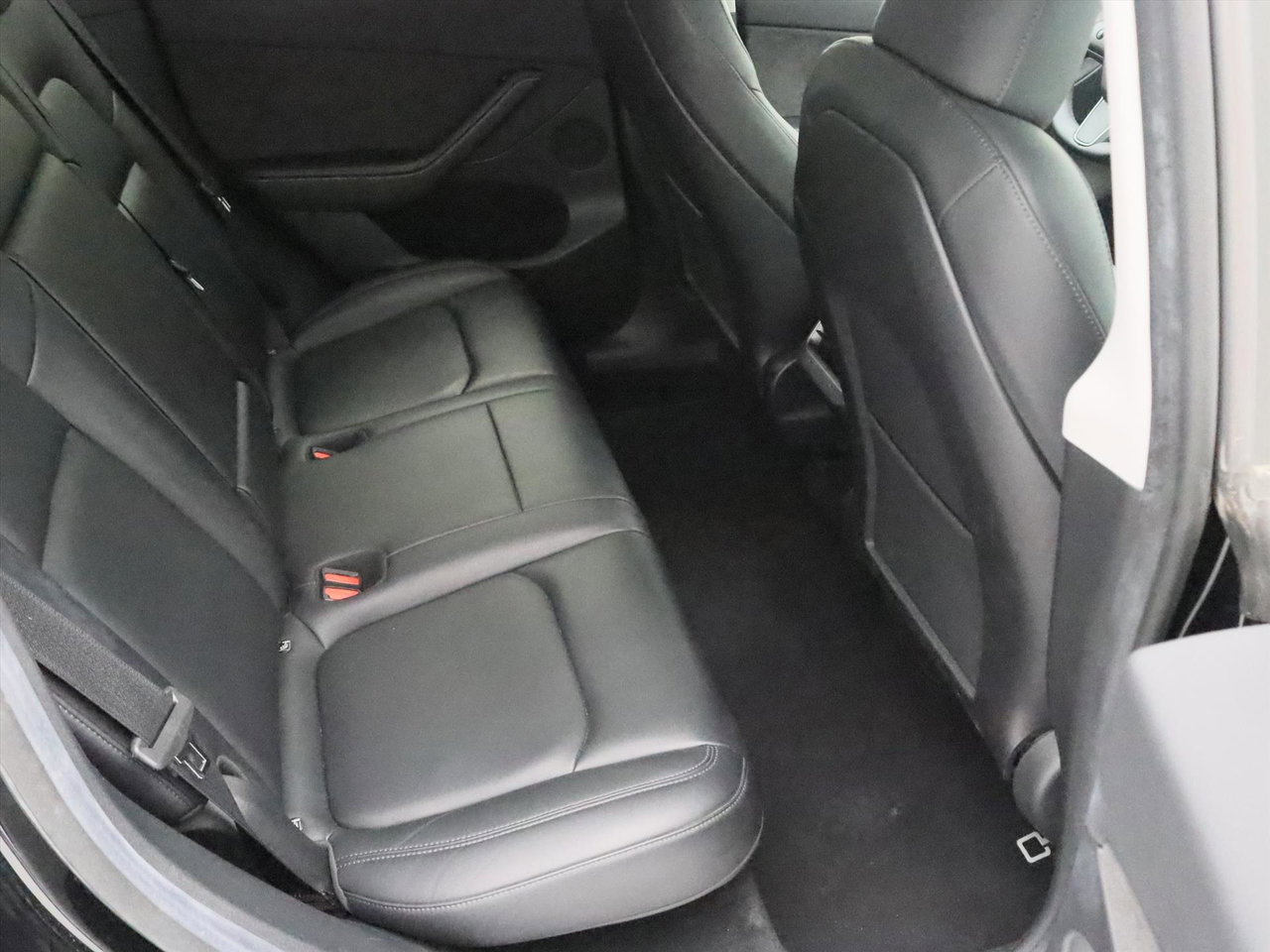 Tesla Model Y Long Range AWD 75kWh 351pk AMD RYZEN 92,5% SoH [ AUTOPILOT+19 INCH+PREMIUM AUDIO ] 10