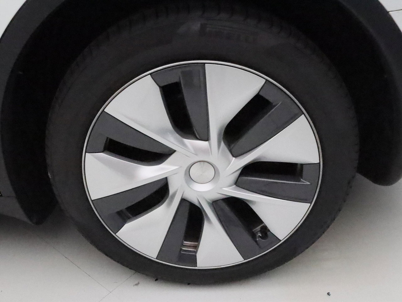 Tesla Model Y Long Range AWD 75kWh 351pk 94.1% SoH [ WIT LEDER+AMD RYZEN+AUTOPILOT+19 INCH+PREMIUM AUDIO ] 18