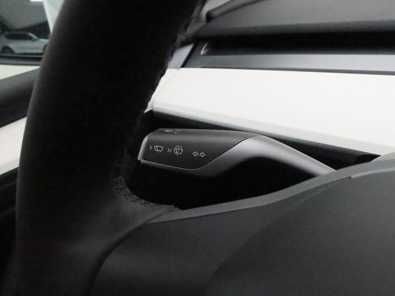 Tesla Model Y Long Range AWD 75kWh 351pk 94.1% SoH [ WIT LEDER+AMD RYZEN+AUTOPILOT+19 INCH+PREMIUM AUDIO ] 24