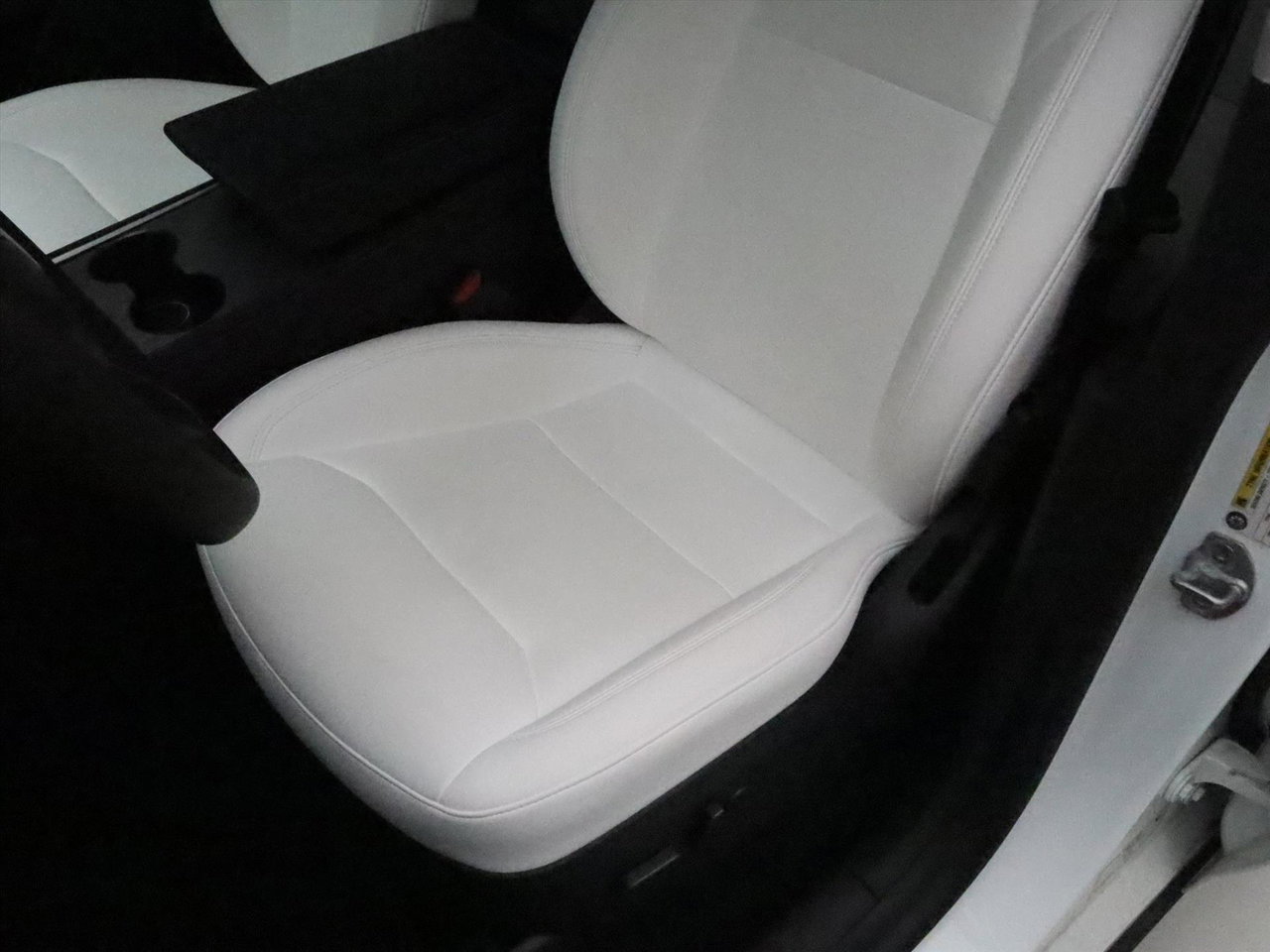 Tesla Model Y Long Range AWD 75kWh 351pk 94.1% SoH [ WIT LEDER+AMD RYZEN+AUTOPILOT+19 INCH+PREMIUM AUDIO ] 19