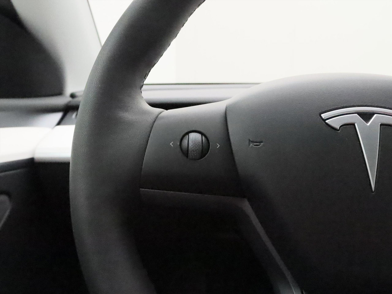 Tesla Model Y Long Range AWD 75kWh 351pk 94.1% SoH [ WIT LEDER+AMD RYZEN+AUTOPILOT+19 INCH+PREMIUM AUDIO ] 22