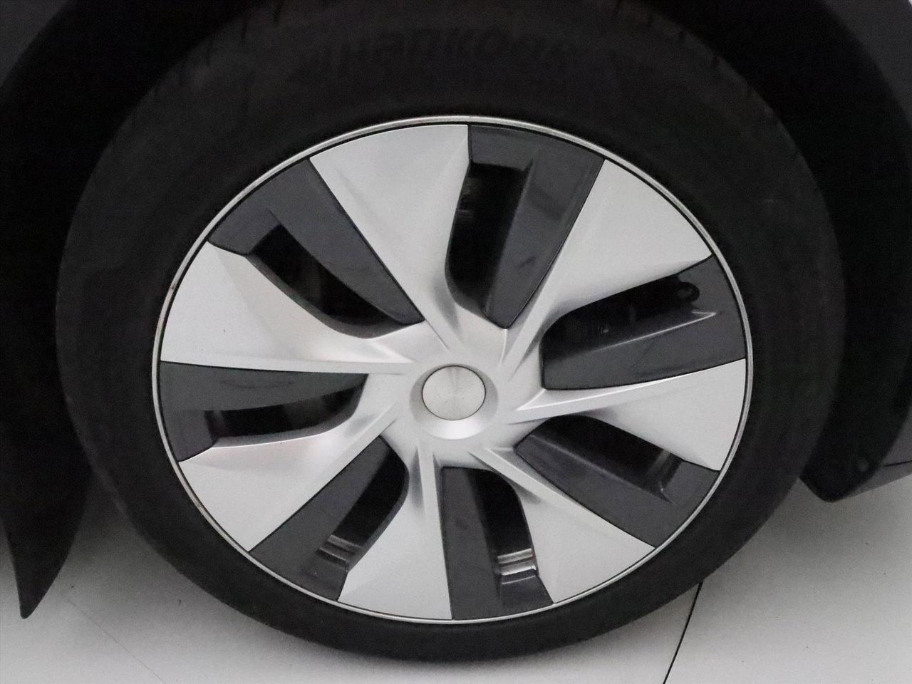 Tesla Model Y Long Range AWD 75kWh 351pk 94.1% SoH [ WIT LEDER+AMD RYZEN+AUTOPILOT+19 INCH+PREMIUM AUDIO ] 16