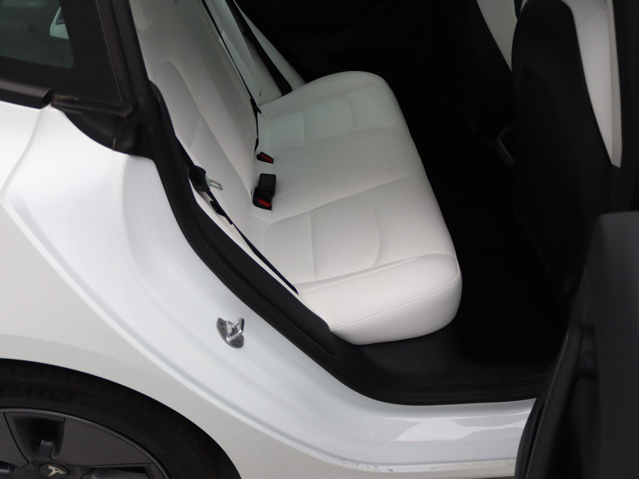 Tesla Model 3 Standard RWD Plus 96.3% SoH UPGRADE [ WIT LEDER+AMD RYZEN+LFP-ACCU+WARMTEPOMP+AUTOPILOT ] 13