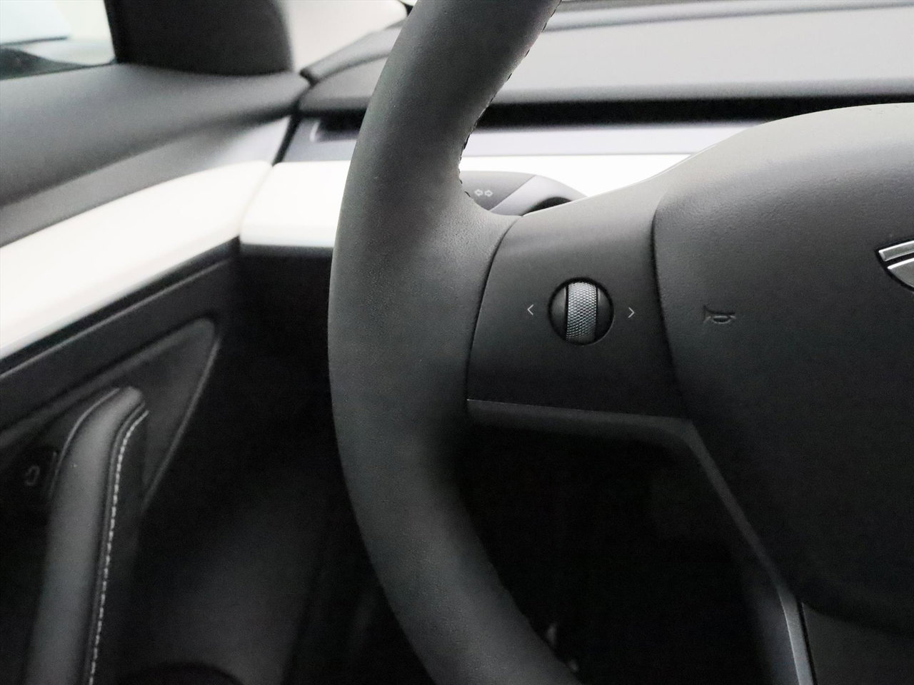 Tesla Model 3 Standard RWD Plus 96.3% SoH UPGRADE [ WIT LEDER+AMD RYZEN+LFP-ACCU+WARMTEPOMP+AUTOPILOT ] 20