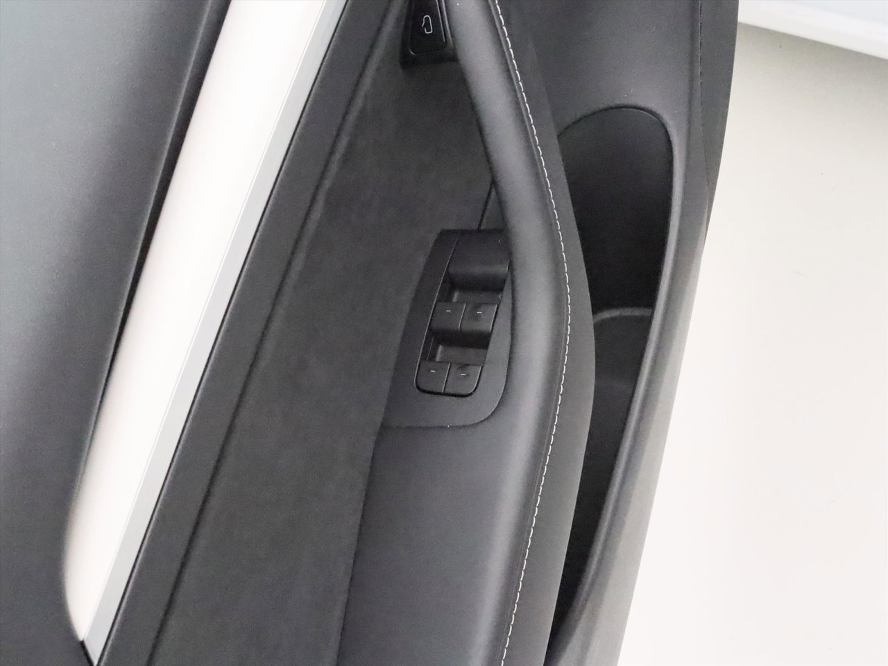 Tesla Model 3 Standard RWD Plus 96.3% SoH UPGRADE [ WIT LEDER+AMD RYZEN+LFP-ACCU+WARMTEPOMP+AUTOPILOT ] 30