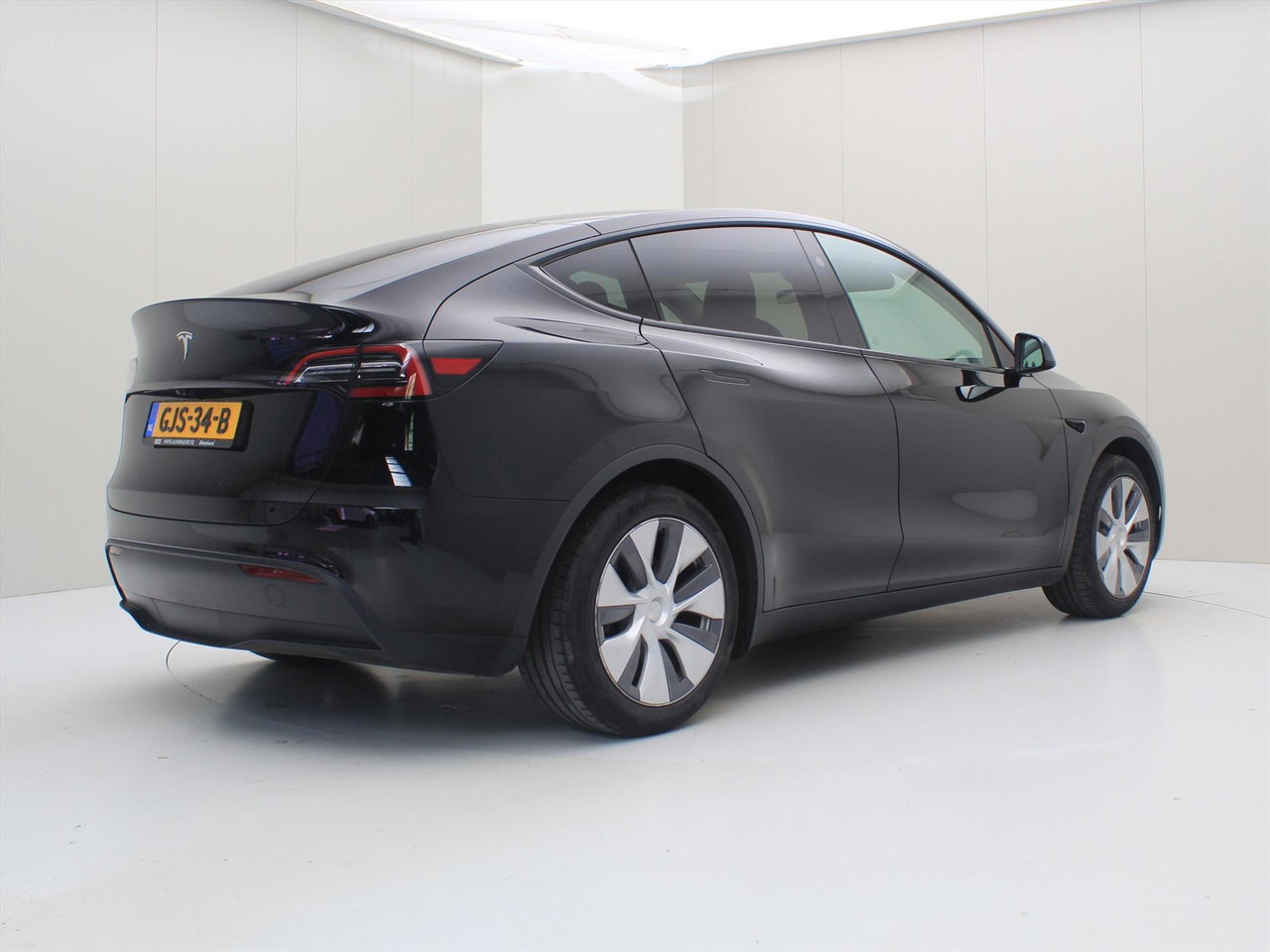 Tesla Model Y Standard RWD Plus 351pk [ HW4+FSD SUPERVISED €99 P/M+RYZEN AMD+LFP ACCU+AUTOPILOT+19 INCH ] 2