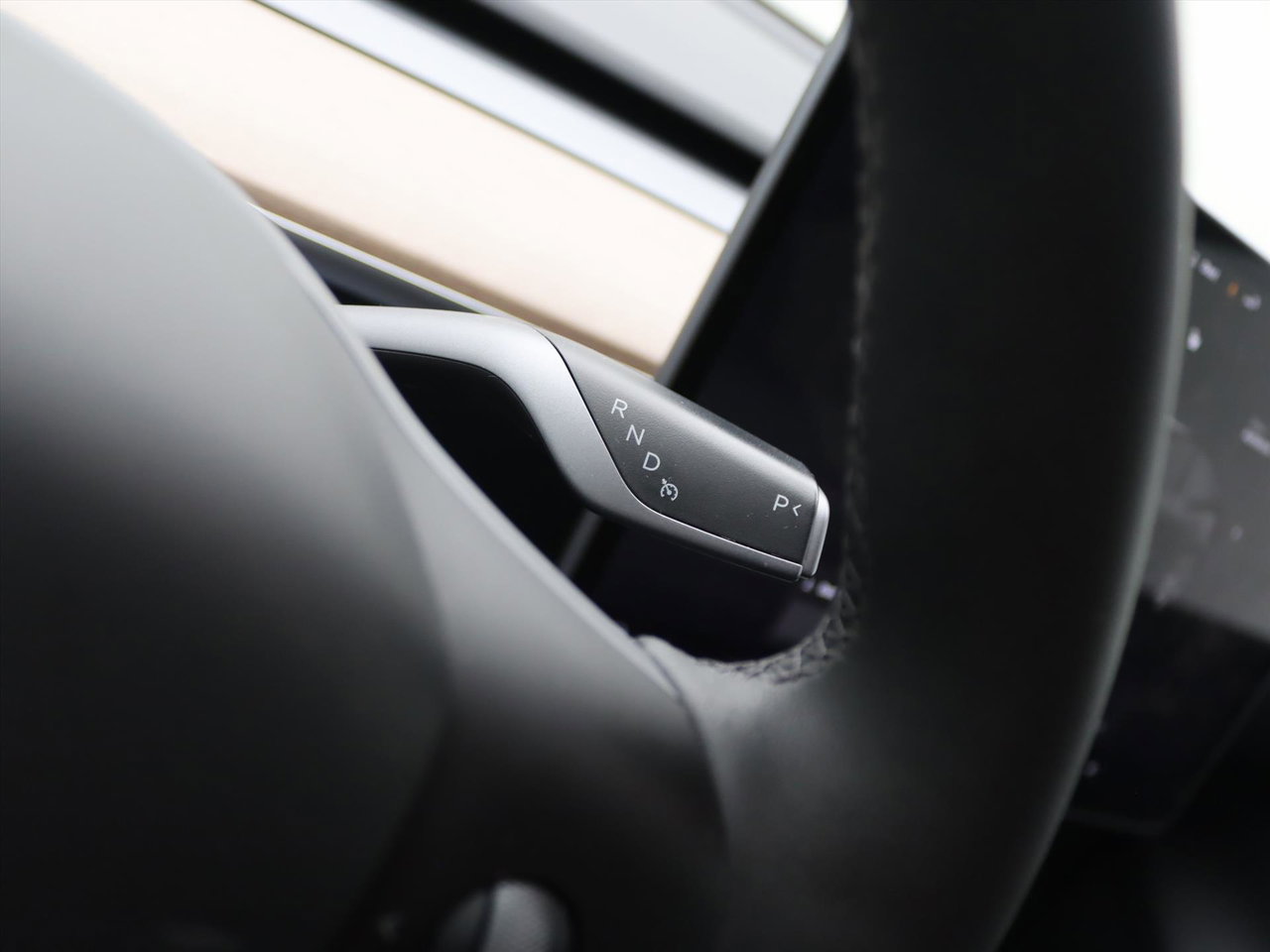 Tesla Model Y Standard RWD Plus 351pk [ HW4+FSD SUPERVISED €99 P/M+RYZEN AMD+LFP ACCU+AUTOPILOT+19 INCH ] 22