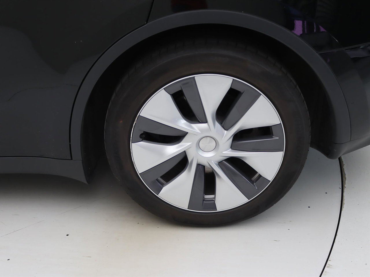 Tesla Model Y Standard RWD Plus 351pk [ HW4+FSD SUPERVISED €99 P/M+RYZEN AMD+LFP ACCU+AUTOPILOT+19 INCH ] 12