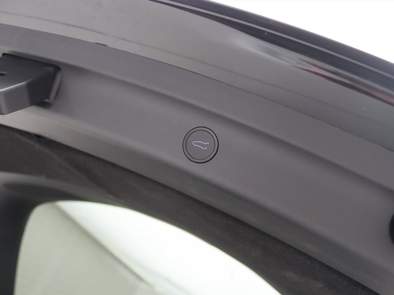 Tesla Model Y Standard RWD Plus 351pk [ HW4+FSD SUPERVISED €99 P/M+RYZEN AMD+LFP ACCU+AUTOPILOT+19 INCH ] 25