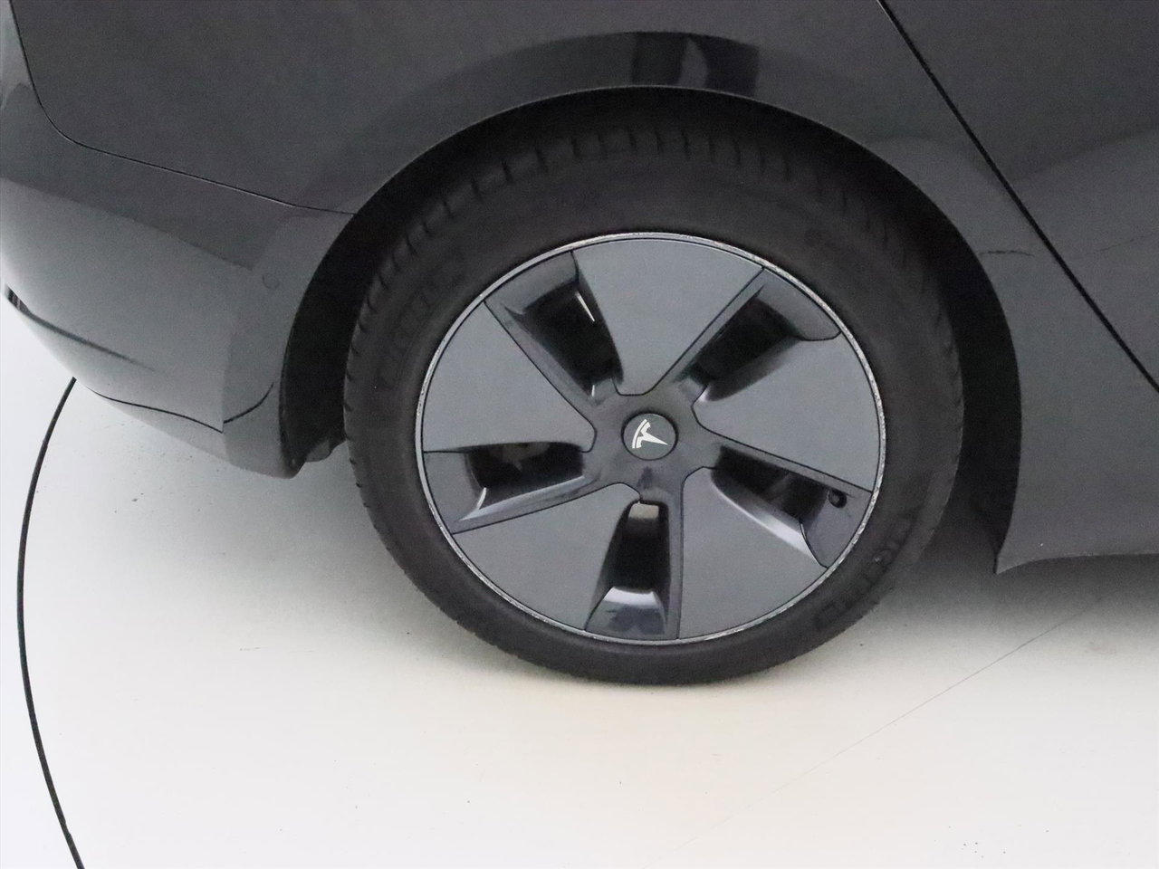 Tesla Model 3 Standard RWD Plus FACELIFT 90,4% SoH [ LFP-ACCU+WARMTEPOMP+AUTOPILOT+60 kWh+PREMIUM AUDIO ] 11