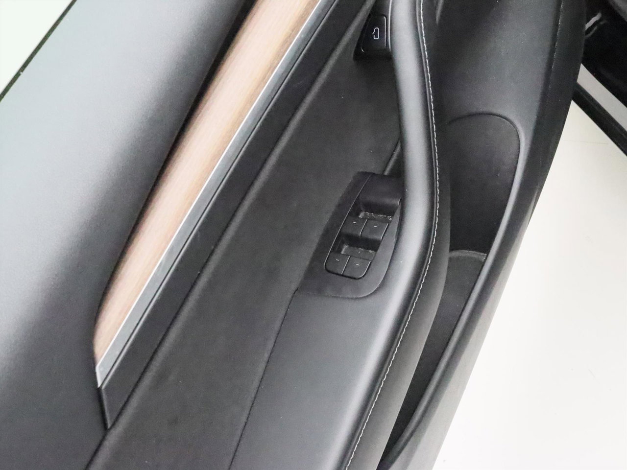 Tesla Model 3 Standard RWD Plus FACELIFT 90,4% SoH [ LFP-ACCU+WARMTEPOMP+AUTOPILOT+60 kWh+PREMIUM AUDIO ] 23