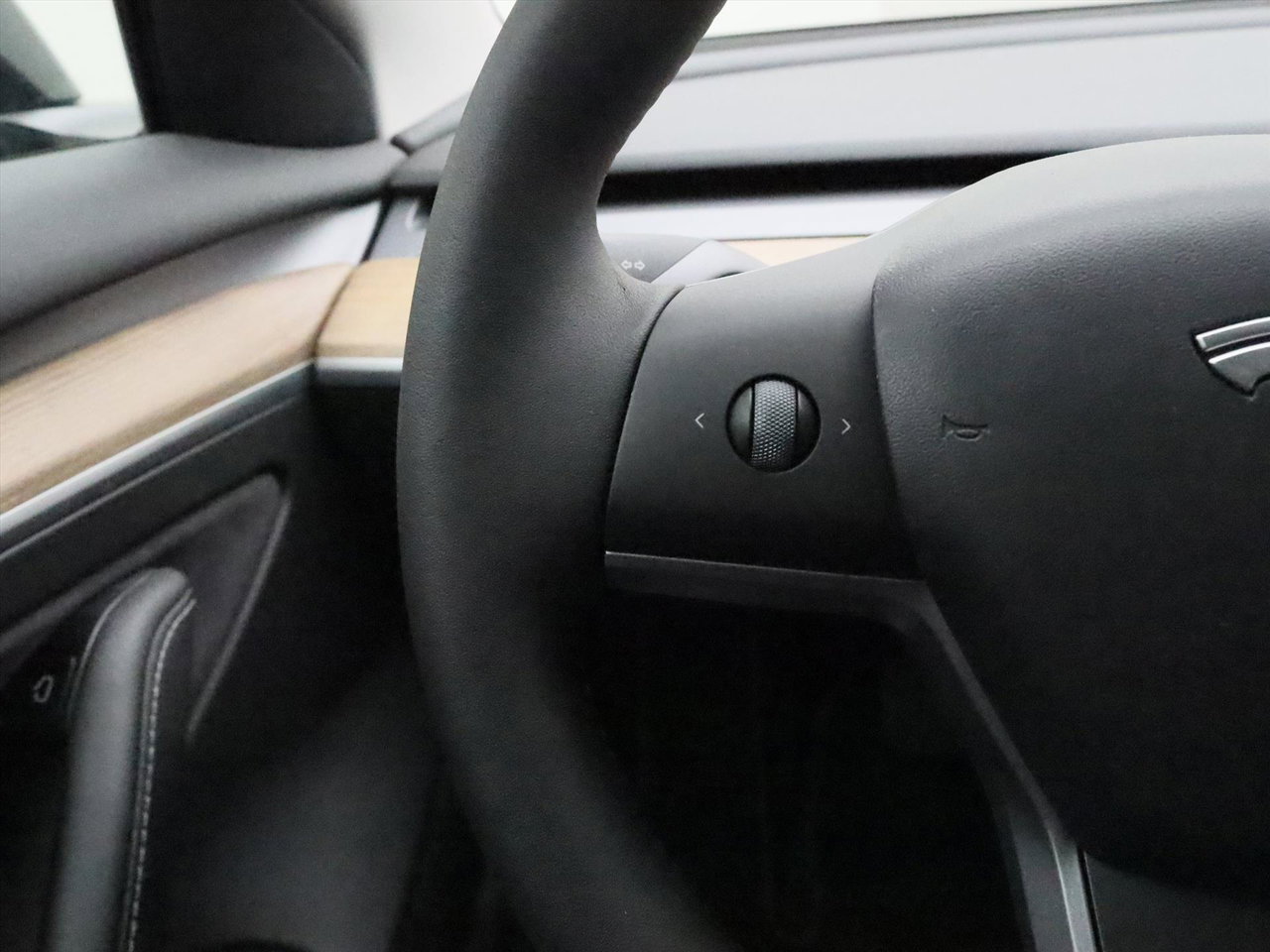 Tesla Model 3 Standard RWD Plus FACELIFT 90,4% SoH [ LFP-ACCU+WARMTEPOMP+AUTOPILOT+60 kWh+PREMIUM AUDIO ] 27