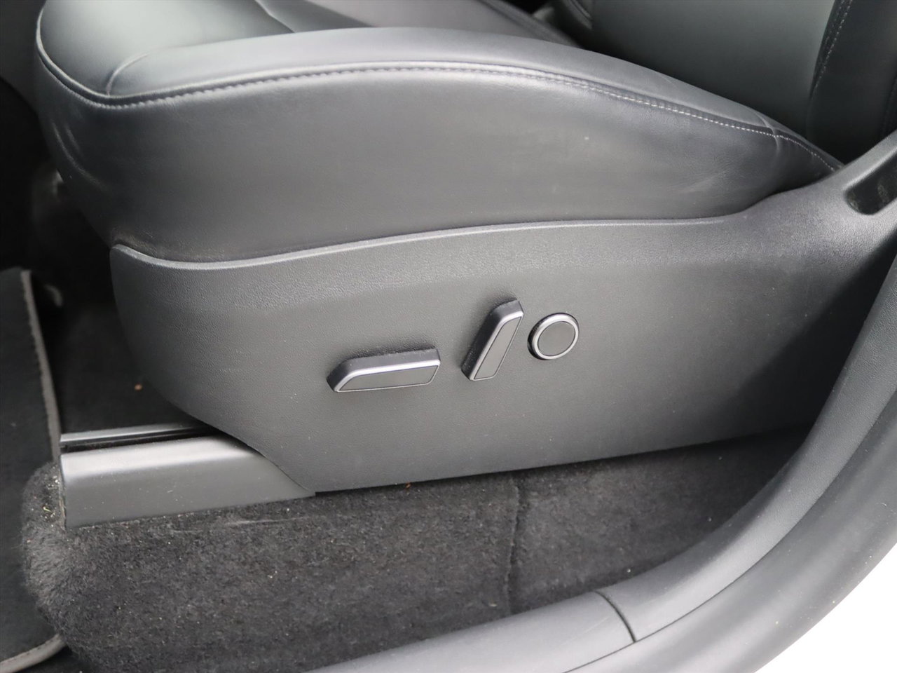 Tesla Model Y Long Range AWD 75kWh 351pk 95% SoH [ AMD RYZEN+AUTOPILOT+20 INCH+PREMIUM AUDIO ] 25