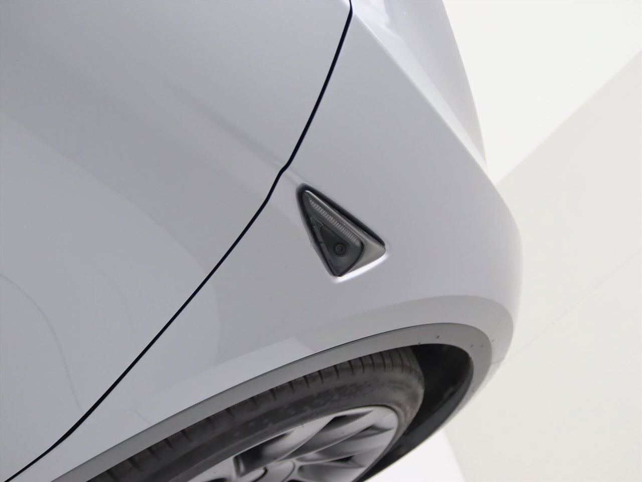 Tesla Model Y Long Range AWD 75kWh 351pk 93.5% SoH [ FSD+TREKHAAK+AMD RYZEN+20 INCH+PREMIUM AUDIO ] 16