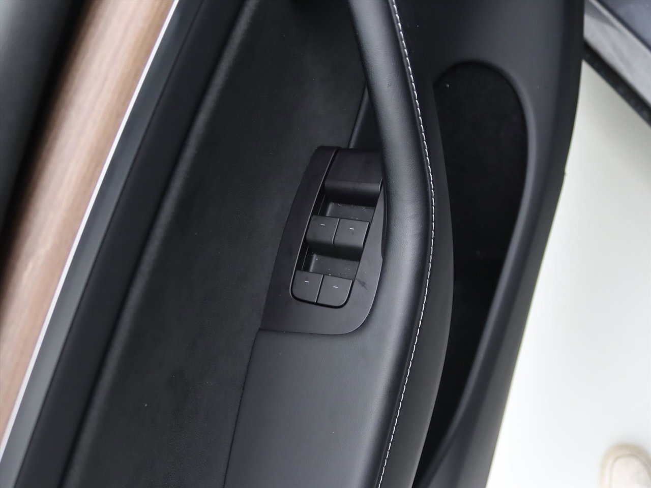 Tesla Model Y Long Range AWD 75kWh 351pk 93.5% SoH [ FSD+TREKHAAK+AMD RYZEN+20 INCH+PREMIUM AUDIO ] 26