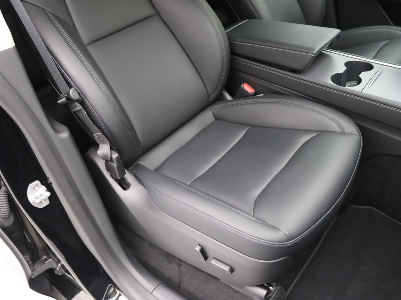 Tesla Model Y Long Range AWD 75kWh 351pk [ AMD RYZEN+ENHANCED AUTOPILOT+19 INCH+PREMIUM AUDIO ] 15
