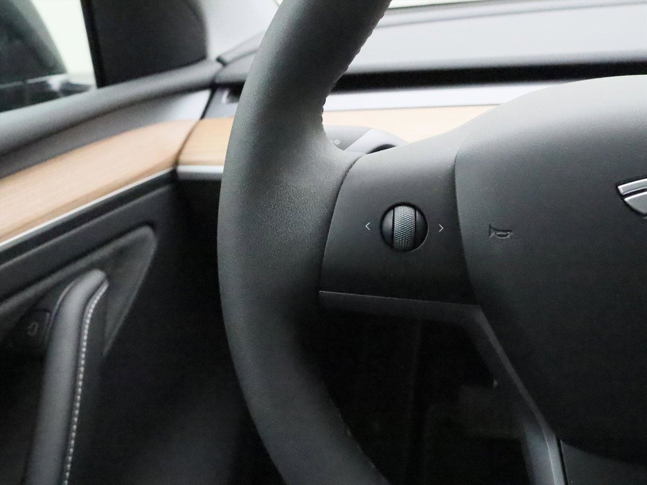 Tesla Model Y Long Range AWD 75kWh 351pk [ AMD RYZEN+ENHANCED AUTOPILOT+19 INCH+PREMIUM AUDIO ] 20