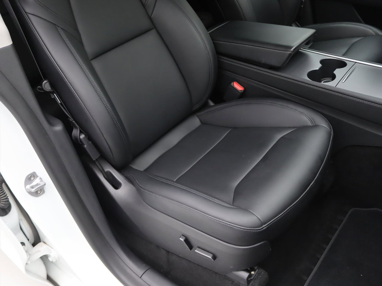 Tesla Model Y Long Range AWD 75kWh 351pk 92.8% SoH [ TREKHAAK+AMD RYZEN+AUTOPILOT+19 INCH+PREMIUM AUDIO ] 21
