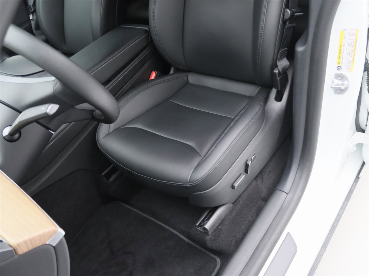 Tesla Model Y Standard RWD Plus 351pk 94.9% SoH [ TREKHAAK+RYZEN AMD+LFP ACCU+AUTOPILOT+19 INCH ] 27