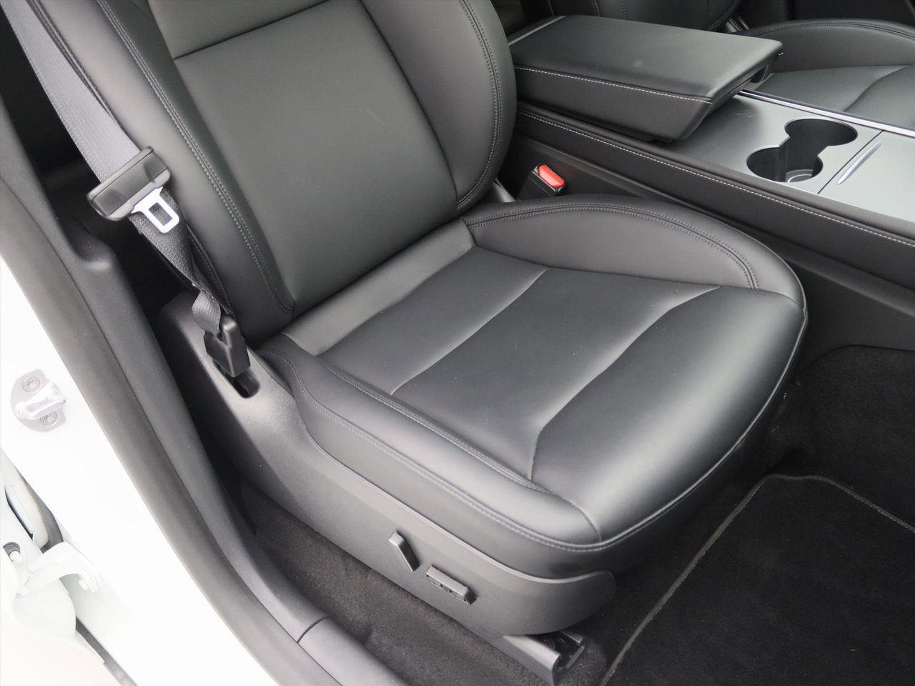 Tesla Model Y Standard RWD Plus 351pk 94.9% SoH [ TREKHAAK+RYZEN AMD+LFP ACCU+AUTOPILOT+19 INCH ] 21