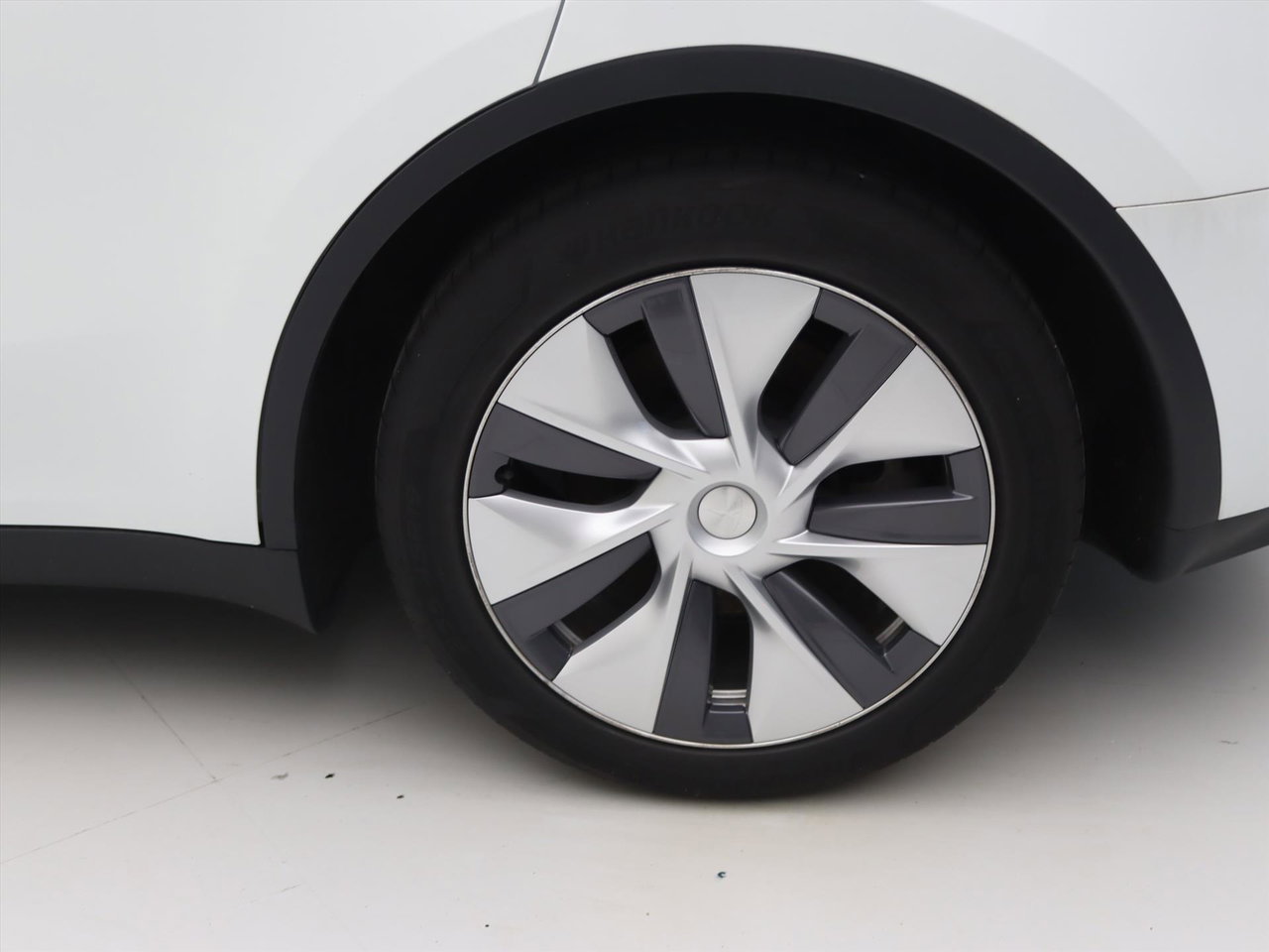 Tesla Model Y Standard RWD Plus 351pk 94.9% SoH [ TREKHAAK+RYZEN AMD+LFP ACCU+AUTOPILOT+19 INCH ] 24