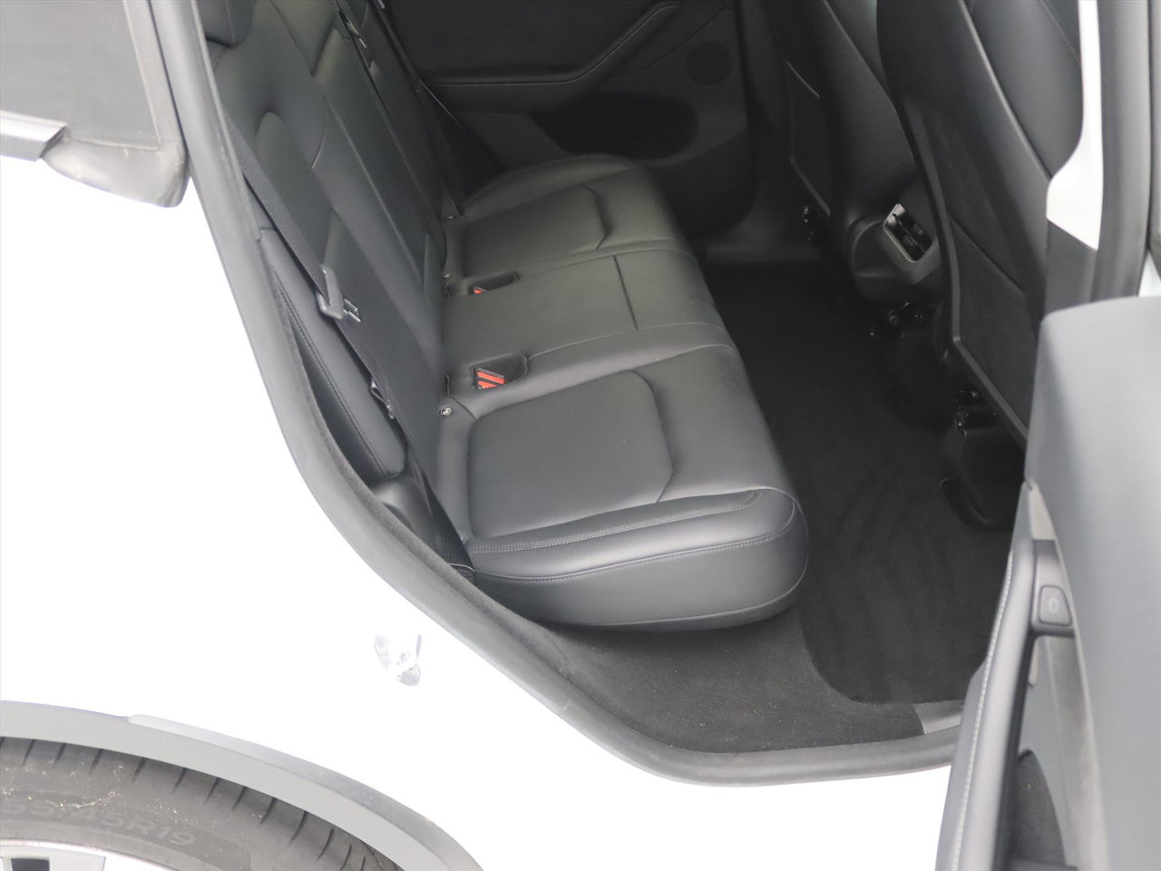 Tesla Model Y Standard RWD Plus 351pk 94.9% SoH [ TREKHAAK+RYZEN AMD+LFP ACCU+AUTOPILOT+19 INCH ] 17