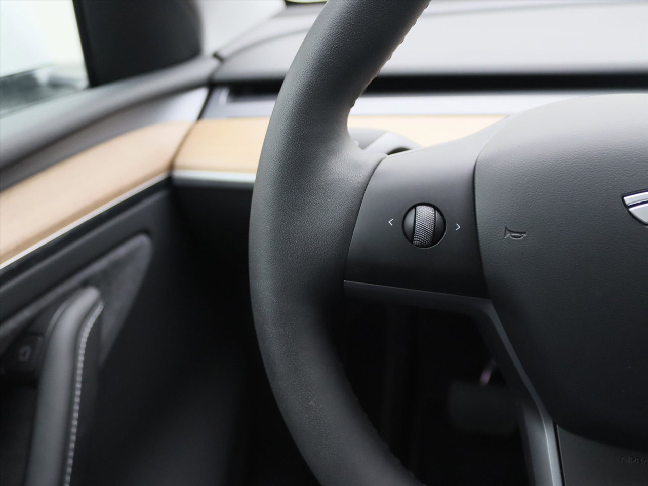 Tesla Model Y Standard RWD Plus 351pk 94.9% SoH [ TREKHAAK+RYZEN AMD+LFP ACCU+AUTOPILOT+19 INCH ] 30