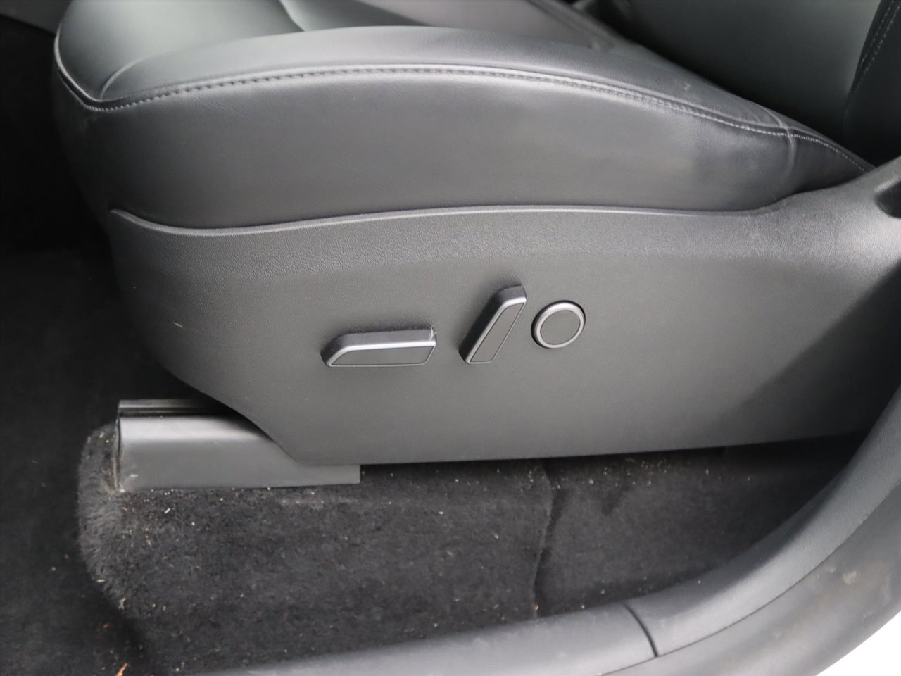 Tesla Model Y Long Range AWD 75kWh 351pk 93.4% SoH [ TREKHAAK+AMD RYZEN+AUTOPILOT+19 INCH+PREMIUM AUDIO ] 25
