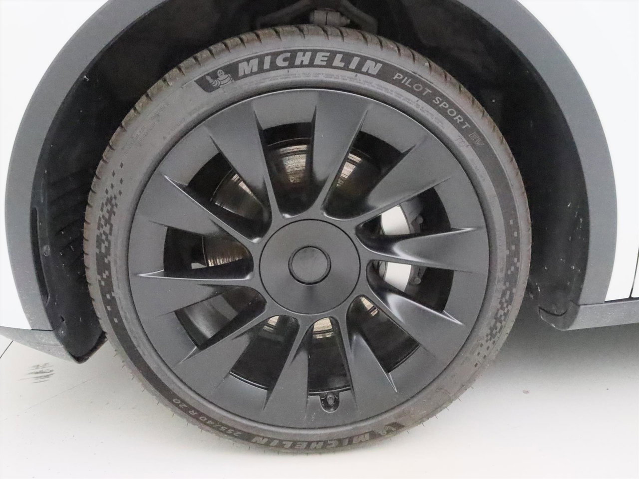 Tesla Model Y Standard RWD Plus 299pk 95% SoH [ TREKHAAK+AMD RYZEN+LFP+AUTOPILOT+20 INCH+PREMIUM AUDIO ] 18