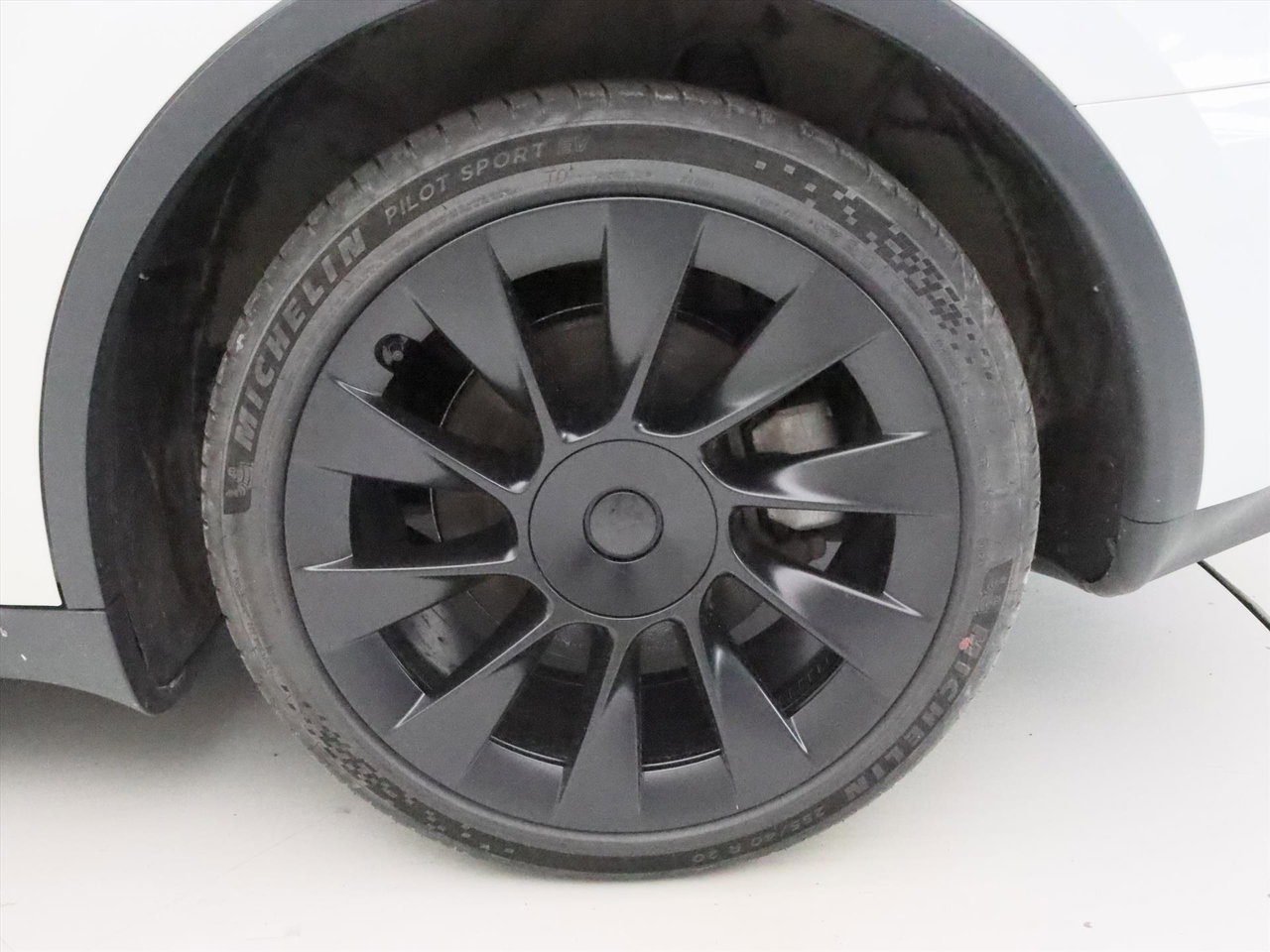 Tesla Model Y Standard RWD Plus 299pk 95% SoH [ TREKHAAK+AMD RYZEN+LFP+AUTOPILOT+20 INCH+PREMIUM AUDIO ] 19
