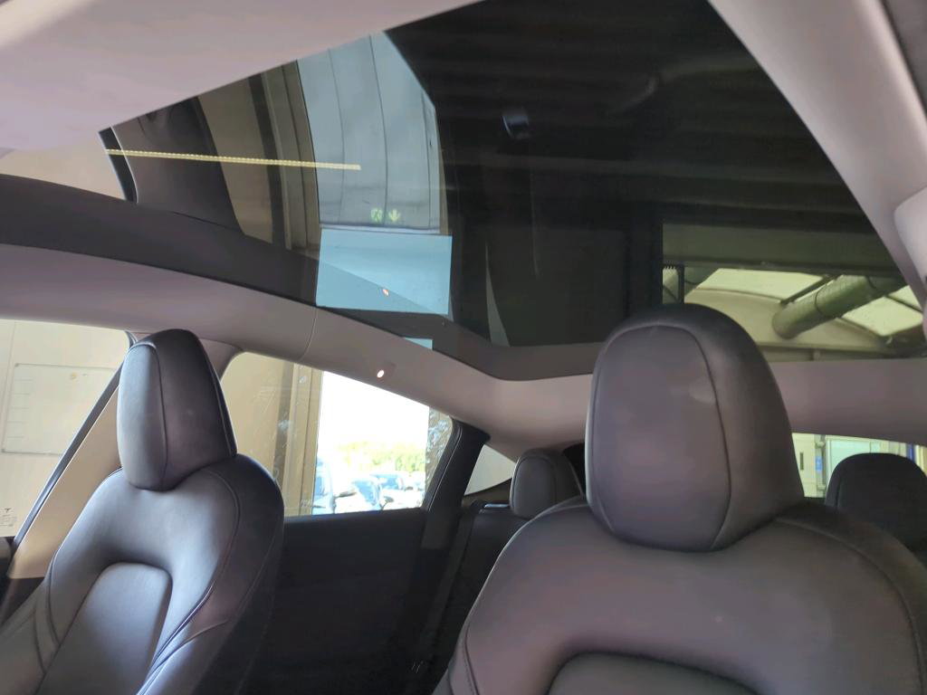 Tesla Model Y Performance 534pk AWD 92,6% SoH [ QUICKSILVER+ENHANCED AUTOPILOT+21 INCH+WARMTEPOMP+AMD RYZEN ] 17
