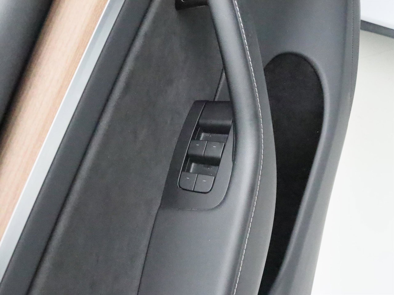 Tesla Model Y Long Range AWD 75kWh 351pk 91.8% SoH [ TREKHAAK+AMD RYZEN+AUTOPILOT+19 INCH+PREMIUM AUDIO ] 23