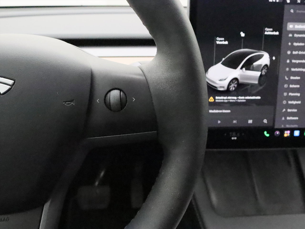 Tesla Model Y Long Range AWD 75kWh 351pk 91.8% SoH [ TREKHAAK+AMD RYZEN+AUTOPILOT+19 INCH+PREMIUM AUDIO ] 28