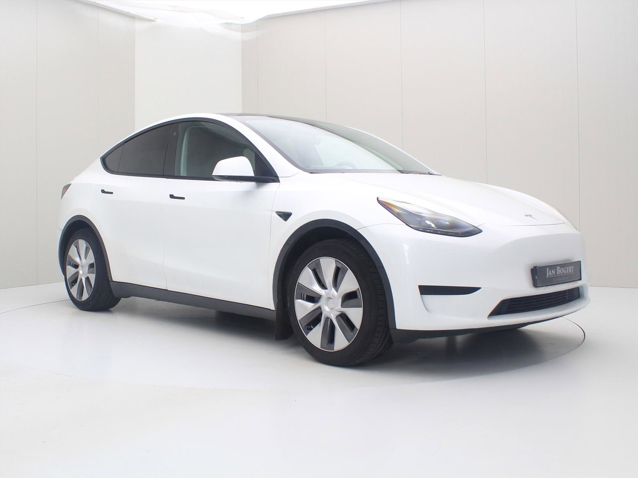 Tesla Model Y Standard RWD Plus [ AMD RYZEN+AUTOPILOT+19 INCH+PREMIUM AUDIO ] 4