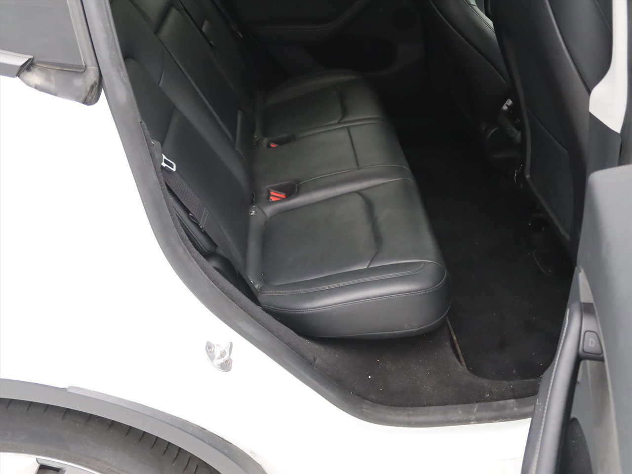 Tesla Model Y Standard RWD Plus [ AMD RYZEN+AUTOPILOT+19 INCH+PREMIUM AUDIO ] 15