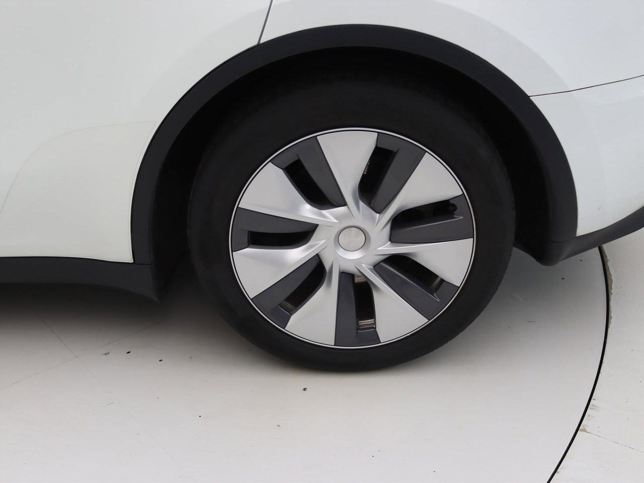 Tesla Model Y Standard RWD Plus [ AMD RYZEN+AUTOPILOT+19 INCH+PREMIUM AUDIO ] 22