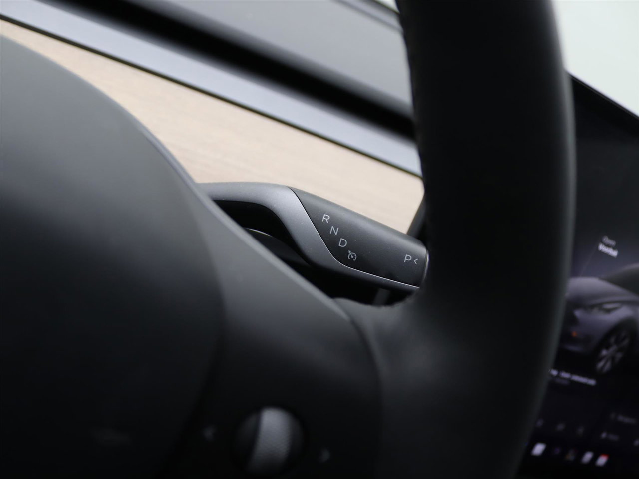 Tesla Model Y Standard RWD Plus 96% SoH [ AMD RYZEN+AUTOPILOT+19 INCH+PREMIUM AUDIO ] 25