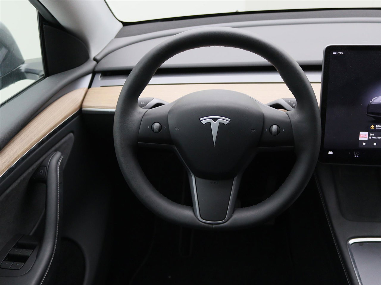 Tesla Model Y Standard RWD Plus 96% SoH [ AMD RYZEN+AUTOPILOT+19 INCH+PREMIUM AUDIO ] 19