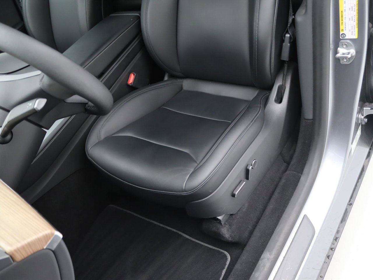 Tesla Model Y Standard RWD Plus 96% SoH [ AMD RYZEN+AUTOPILOT+19 INCH+PREMIUM AUDIO ] 24