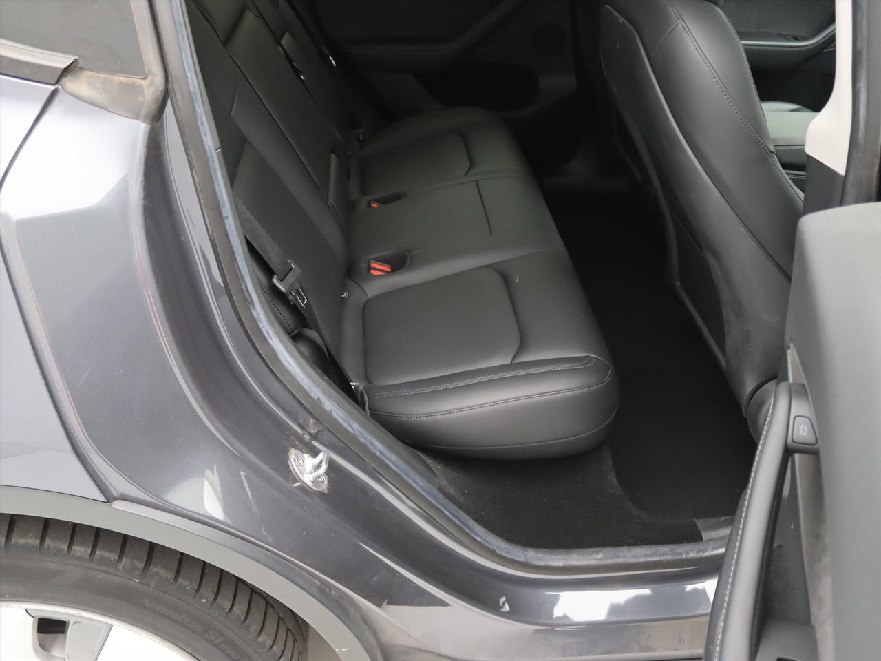 Tesla Model Y Long Range AWD 75kWh 351pk 92,7% SoH [ AMD RYZEN+AUTOPILOT+19 INCH+PREMIUM AUDIO ] 15