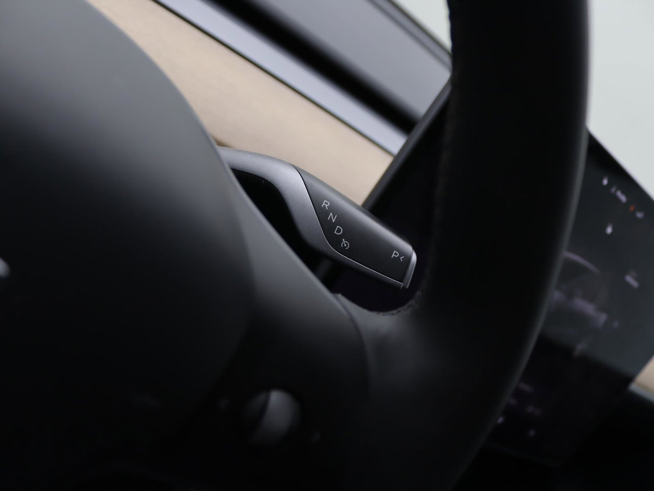 Tesla Model Y Long Range AWD 75kWh 351pk 92,7% SoH [ AMD RYZEN+AUTOPILOT+19 INCH+PREMIUM AUDIO ] 25