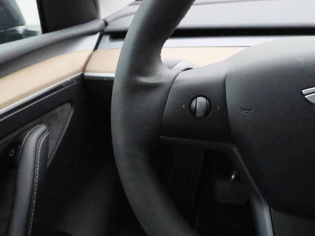 Tesla Model Y Long Range AWD 75kWh 351pk 92,7% SoH [ AMD RYZEN+AUTOPILOT+19 INCH+PREMIUM AUDIO ] 26